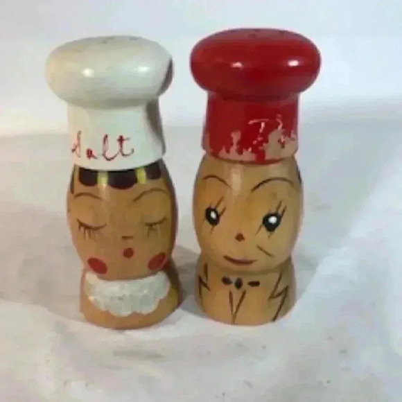 Vintage Hand Painted Wooden Chef Salt And Pepper Shaker 4”‎ Tall - Picture 1 of 11